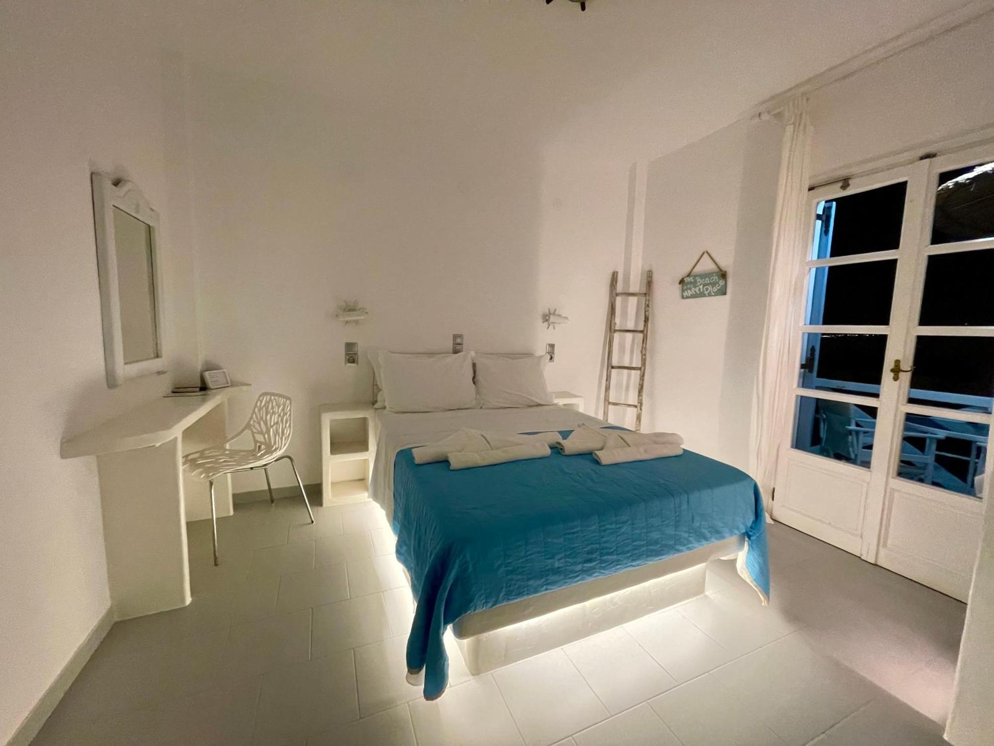 Niriides Studios Párosz Kültér fotó